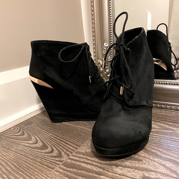 Black platform shoes (suede) - Picture 1 of 2